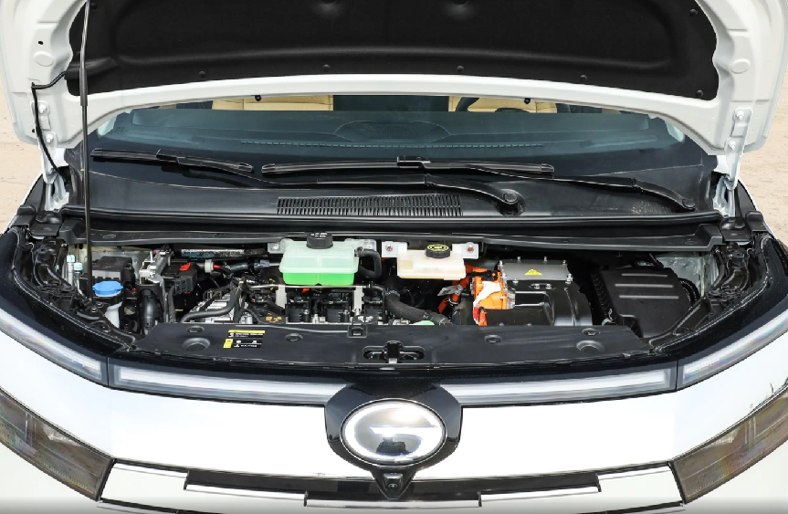 “小”MPV也有冰箱彩电的玩法，试驾传祺E8 PHEV，油耗确实不算高_新闻