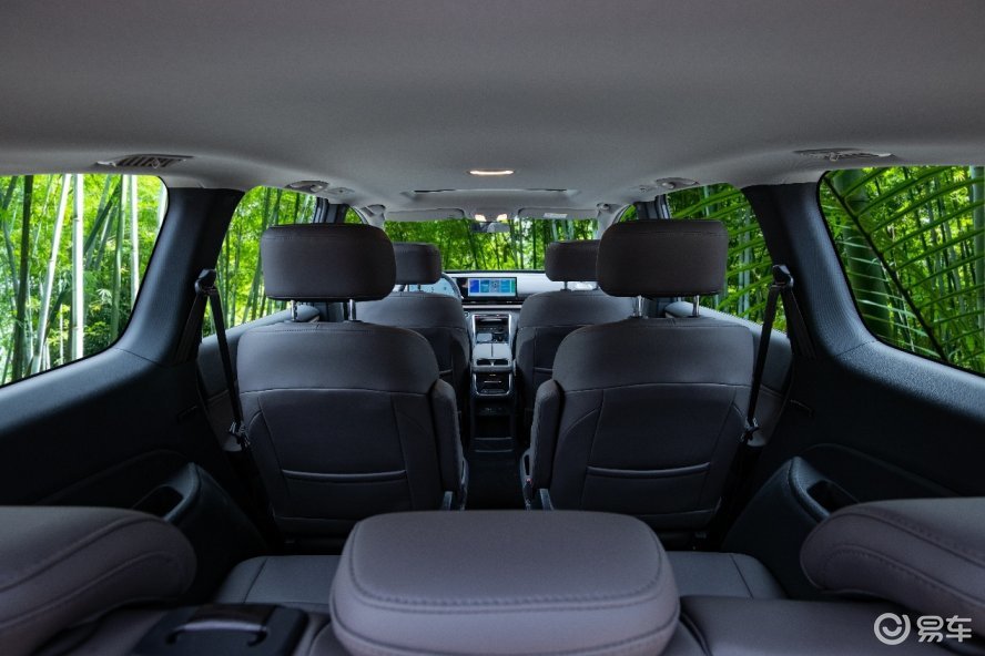 上汽大通 MAXUSG50混动:15万级混动 MPV