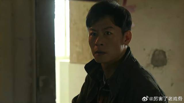 李响跟疯驴子上演激烈枪战 成功拿回张译的枪，太精彩了