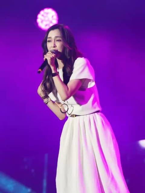 范玮琪5月30日湘潭开唱，经典曲目引全场合唱