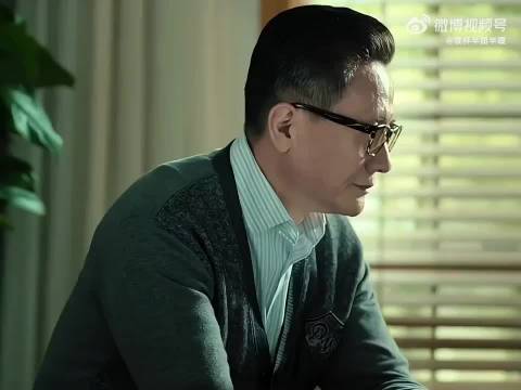 人家小高蕾丝内裤，你高腰裤衩， 小高穿华伦天奴，而你穿足力健
