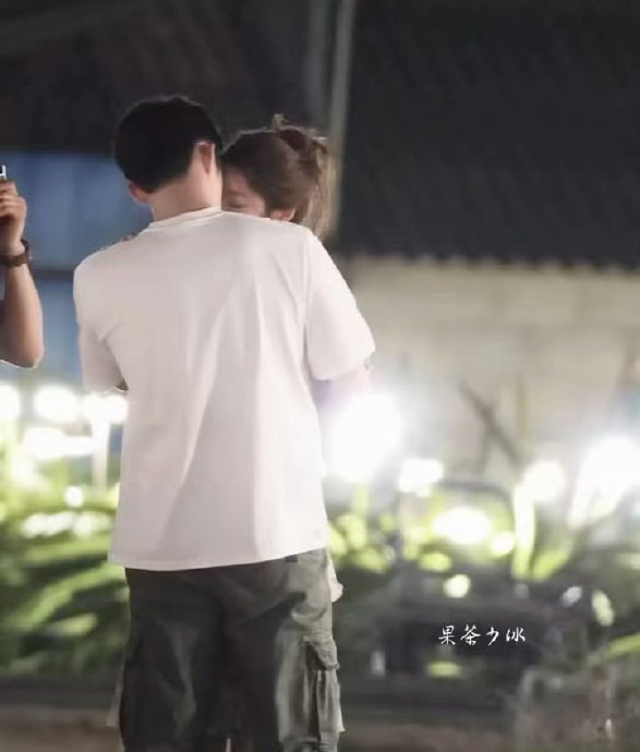 黄景瑜和徐若晗的肤色差对剧中的角色塑造有什么帮助？