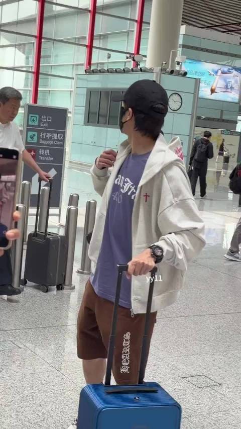 有亿点疑问 有一点松弛 林高远