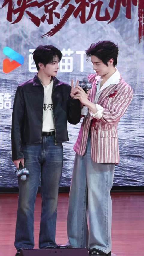 杨洋方逸伦合作新剧雨霖铃同框曝光