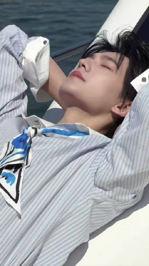 粉丝与杨洋击掌视频引热议