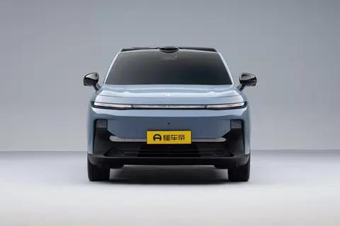 零跑 B10 开了 15 天:10 万级纯电 SUV,智能和实用表现如何?