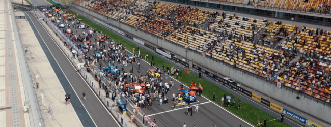 韩东君现身上海赛道!开领克03+TCR赛车太圈粉