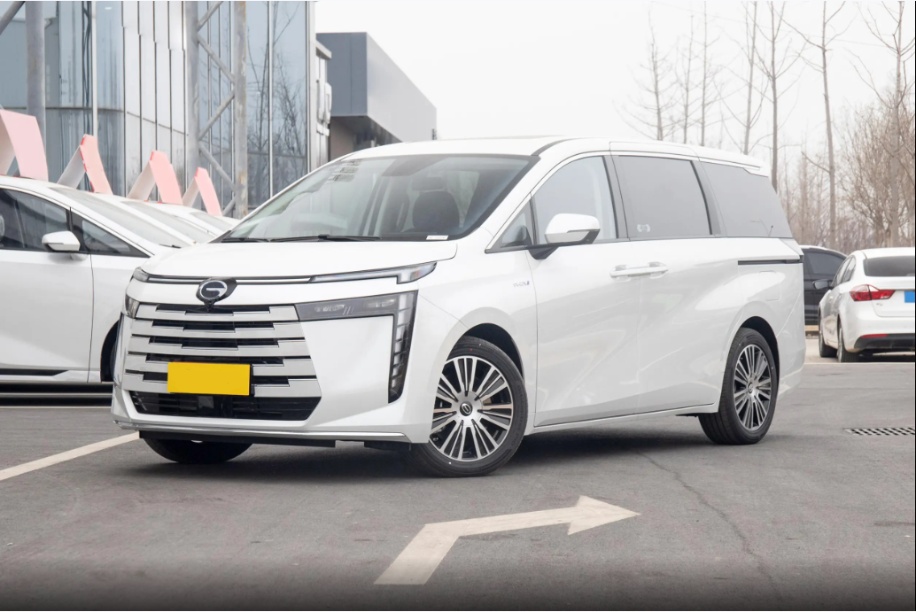 试驾传祺E8 PHEV:可电可油,综合续航1200公里,家用出行好帮手
