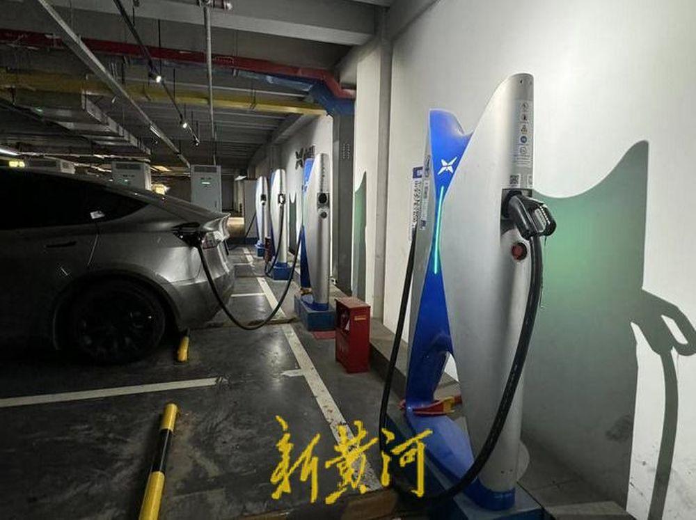 记者调查济南多品牌充电站“超时占位费”收费规则不一:有品牌1小时最高384元,多数以场站收费规则为准|记者帮办