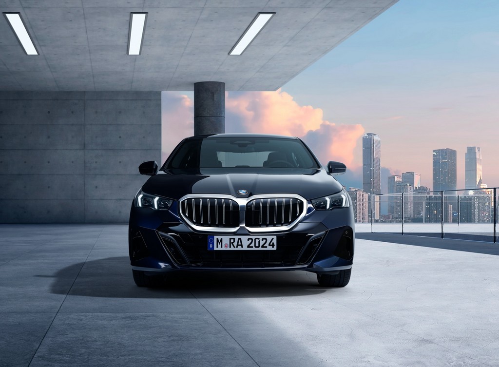 進化之勢 擘劃全能駕馭新篇章 全新年式BMW 5系列/ 5系列Touring 耀眼升級  癮車報