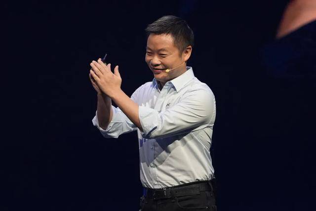 小鹏GX干崩服务器，何小鹏直呼“没想到”