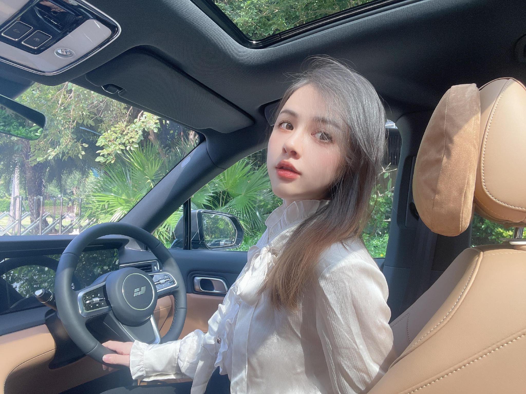 家人们,刚提的理想MEGA要怎么改好看_理想汽车