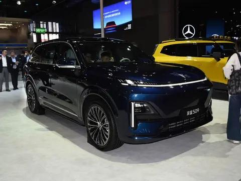 定位大型SUV!带双零重力座椅,23.99万起的深蓝S09对标魏派蓝山