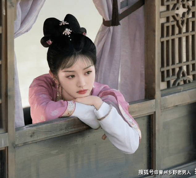 王鹤棣田曦薇新剧《大奉打更人》首发剧照,展现了两人的古装造型和甜蜜互动_和田曦_安和_公主