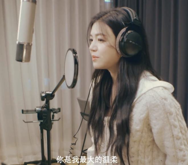 陈妍希首次晒儿子正脸照，小星星长相随爸爸，杨紫直呼好可爱