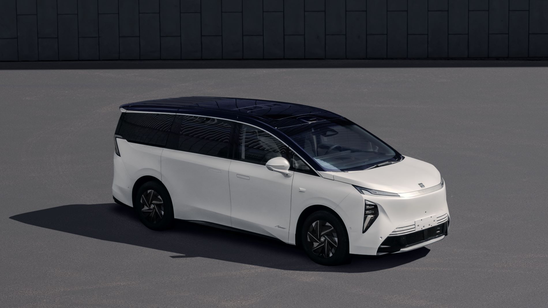 别克 GL8 ENCASA 纯电版申报:车长 5260mm,定位百万级 MPV