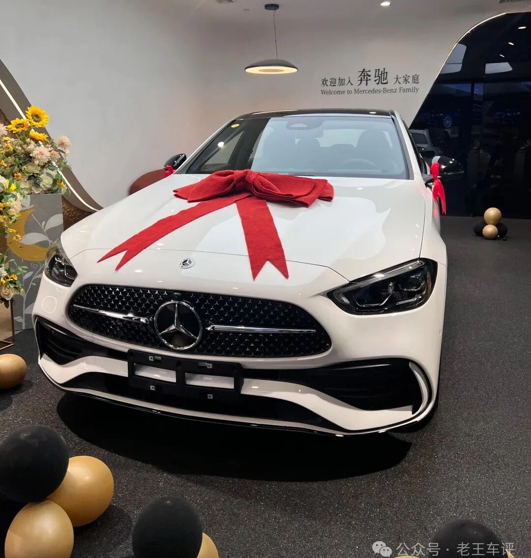 入门级中性豪华轿车标杆!深度体验奔驰C260L运动版:优缺点与真实驾乘感受全解析