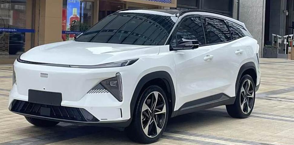 吉利“王炸SUV”,20万级实力,才卖11万左右,隔音好,舒适度高