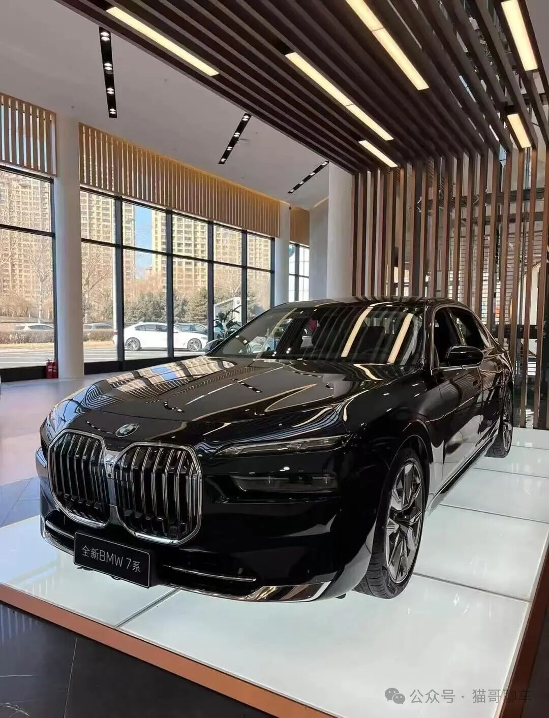 新款宝马740Li!车身修长时尚搭载3.0T+48V轻混,运动感十足