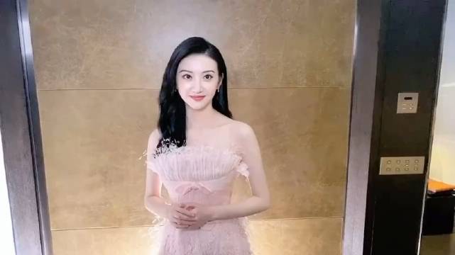 景甜工作室否认代孕协议传闻，称将追究法律责任