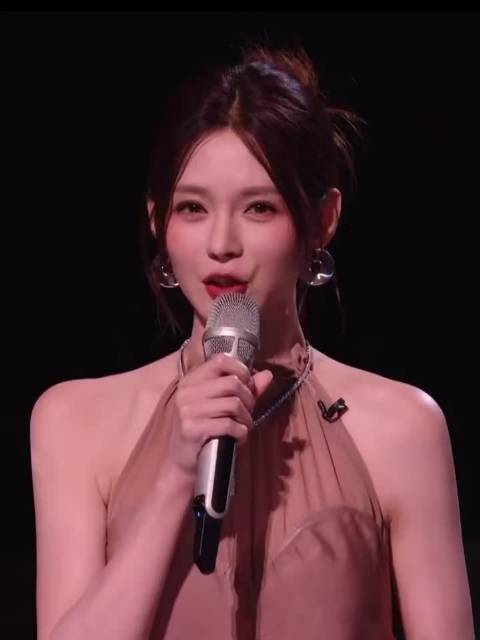 你们湖南广电有这么美的女主持，今晚真的被沈梦辰美一大跳