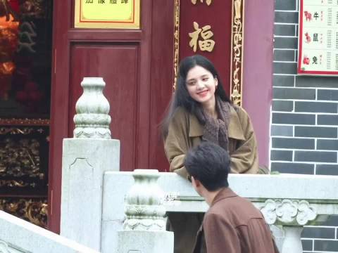 李现张婧仪新剧雾里青甜蜜互动引关注
