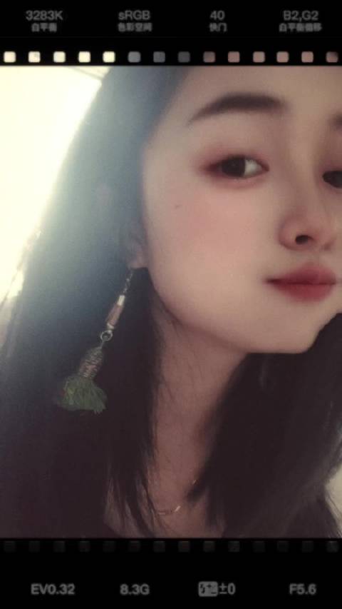 今天新买的耳环 哈哈哈