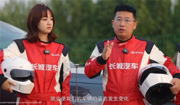 CEO上阵亲测！魏牌V9X 221.8km/h双轮同步爆胎挑战成功：创下全球纪录