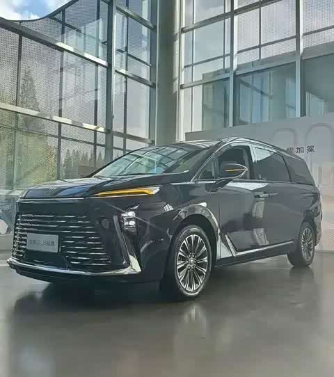 别克GL8是30万级MPV王者,还是被过度吹捧的情怀车?