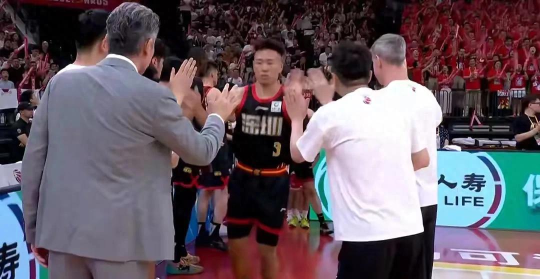 91:80！半决赛又一2:1，周鹏关键3分拒绝横扫，北京上海收大礼
