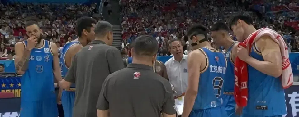 砸钱堆出个笑话！北京被淘汰五大责任人，许利民周琦需担责，背后另有主谋