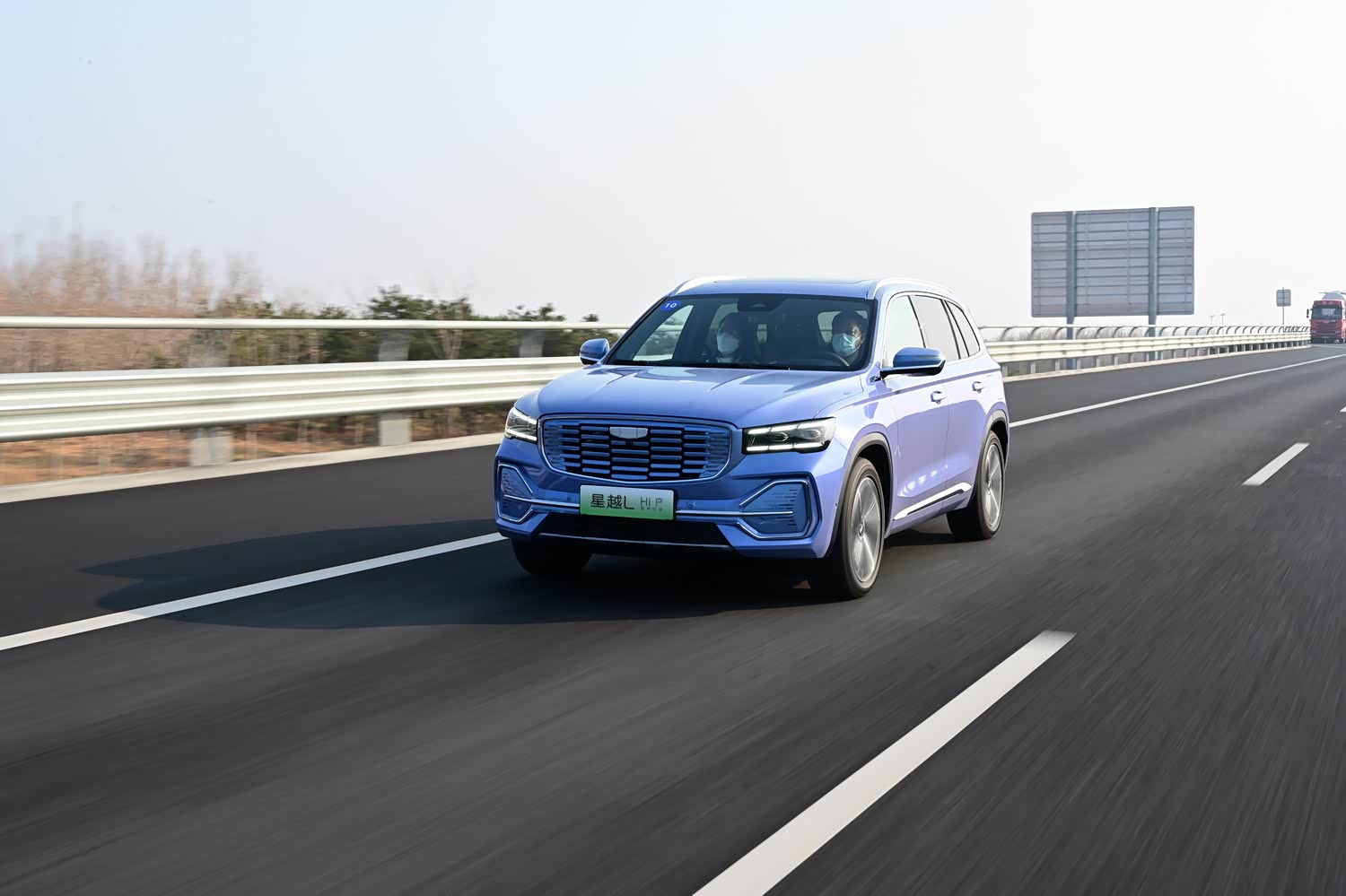 具有“双电机串联锁定”能力,试驾星越L Hi·P雷神增程电动SUV