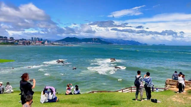黄金投资需直面质疑，低谷蓄力终将破茧