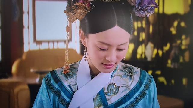 皇太后把赏过眉姐姐的钗子又赏给了甄嬛