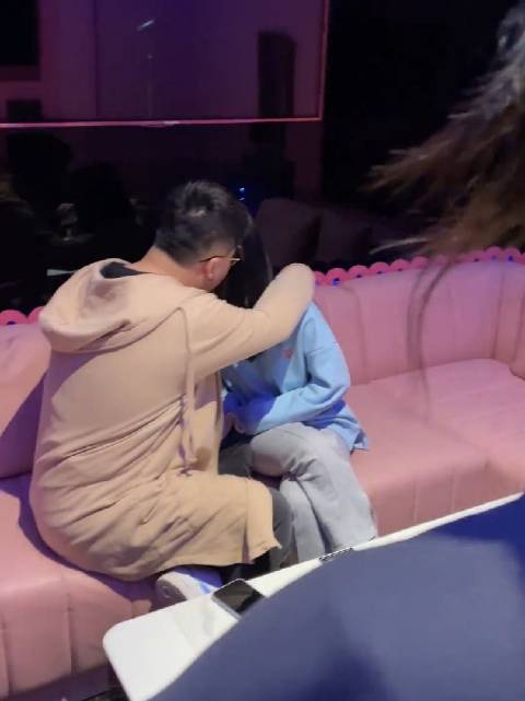 网红派小轩KTV告白被拒遭遇社死