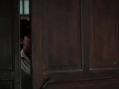 串门偶遇满级小孩哥引热议，父母爱情片段吸睛