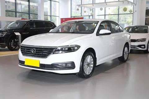 入门级德系家轿,轴距2688mm,油耗5.5L,2022款朗逸仅11.29万起