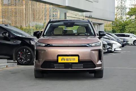 试驾广汽埃安AION i60:续航650km，家用选它准没错!