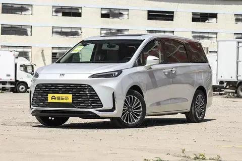 别克GL8 PHEV:混动MPV的\"全能卡\",家用商务两不误