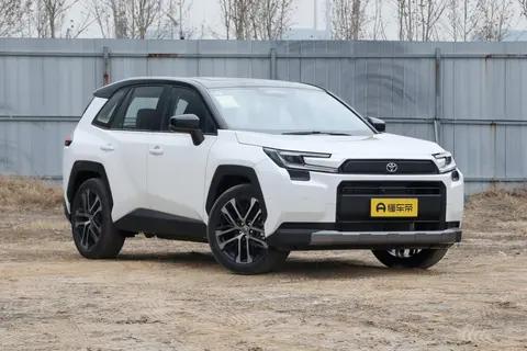 丰田拿出诚意!13.9万拿下全新RAV4荣放,三动力大空间,家用香