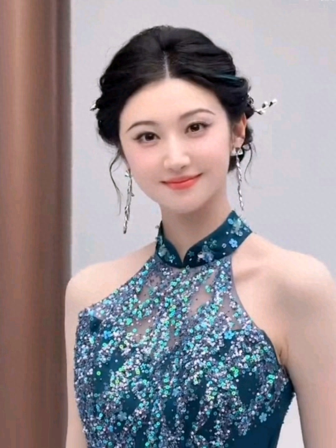 收半个亿代孕费后跑路？与冯绍峰闪婚？景甜“私生活”谣言太离谱