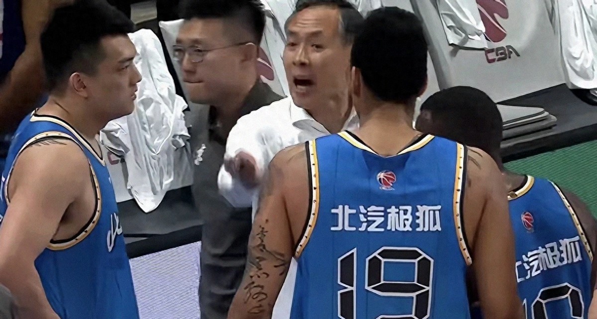强阵无缘总决赛！北京出局五大罪人，许利民周琦担责，幕后有隐因