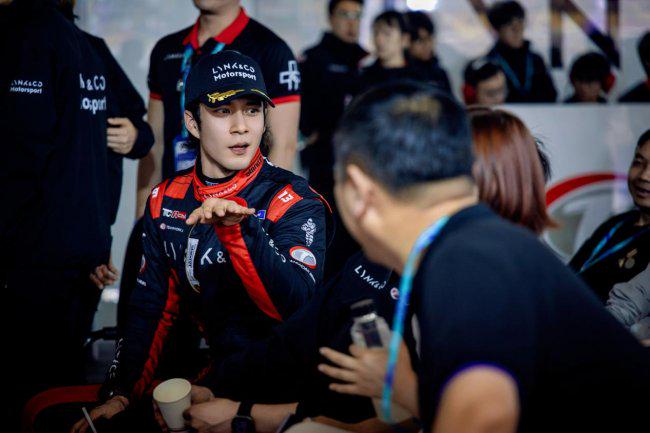 韩东君赛车缘分再续，驾驶领克03+TCR赛车交付即夺冠|tcr|排位赛|赛车|韩东君|领克03