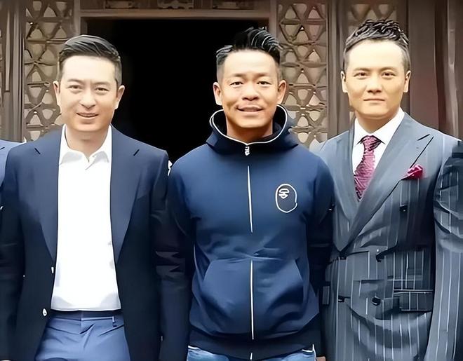 《主角》他被张嘉益力捧合作12次，撕掉标签翻红了，还带火1首歌
