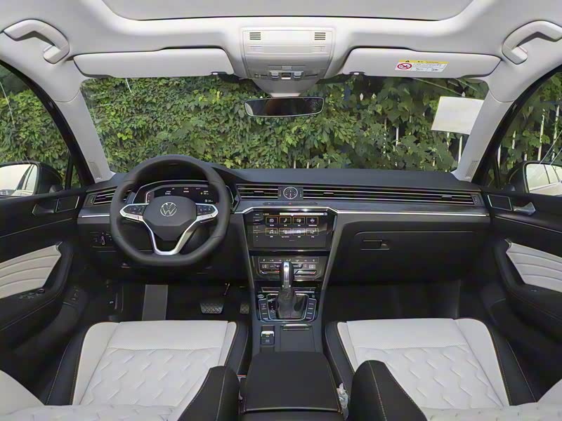 2025款迈腾330TSI豪华型17万级性价比之王