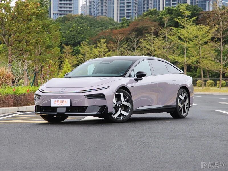 26款小鹏P7+上市，1550km续航+豪华配置，小米SU7有对手了？_新闻