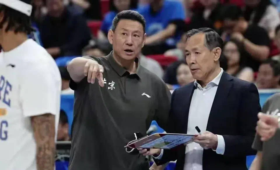 破案了！杨鸣点破28-0神迹，京沪凝聚力差距，一星四射克周琦！