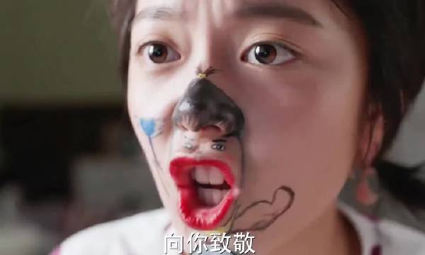 林妙妙在高考前沉迷直播，甚至产生了放弃高考直接从事主播工作的念头