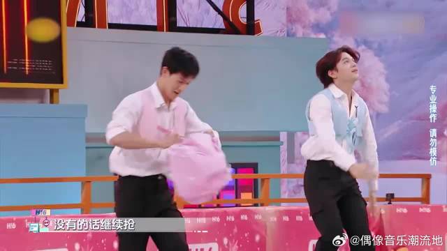 李昀锐单膝下跪！孟子义当场沦陷，李雪琴这表情绝了！