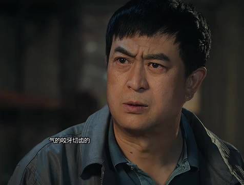 刘红兵撬锁给青娥收拾屋子被舅舅发现，舅舅气的骂人了